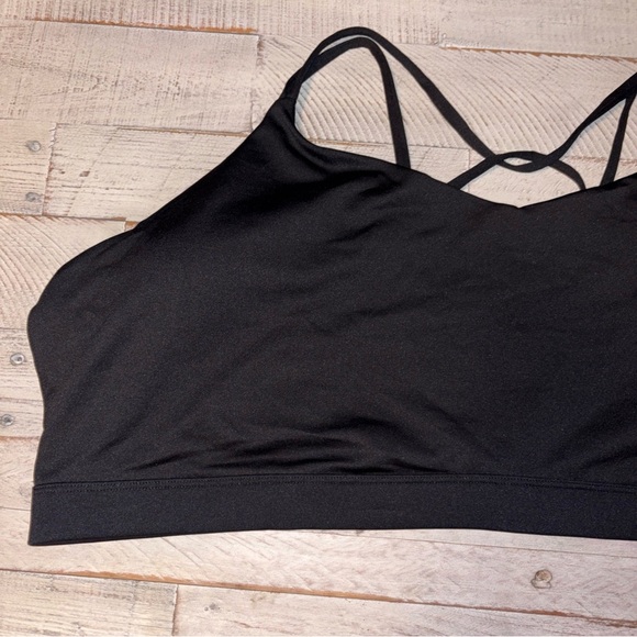 Old Navy Womens Size 4X Strappy Sports Bra Light Support Solid Classic Black - Picture 2 of 14